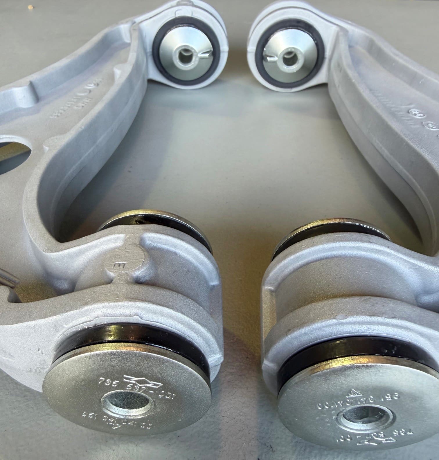 964/993 Rebuilt Lower Control Arms, Core Exchange - Image 2